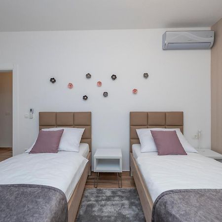 Luxury Apartments - La Vir 1 & 2 Exterior foto